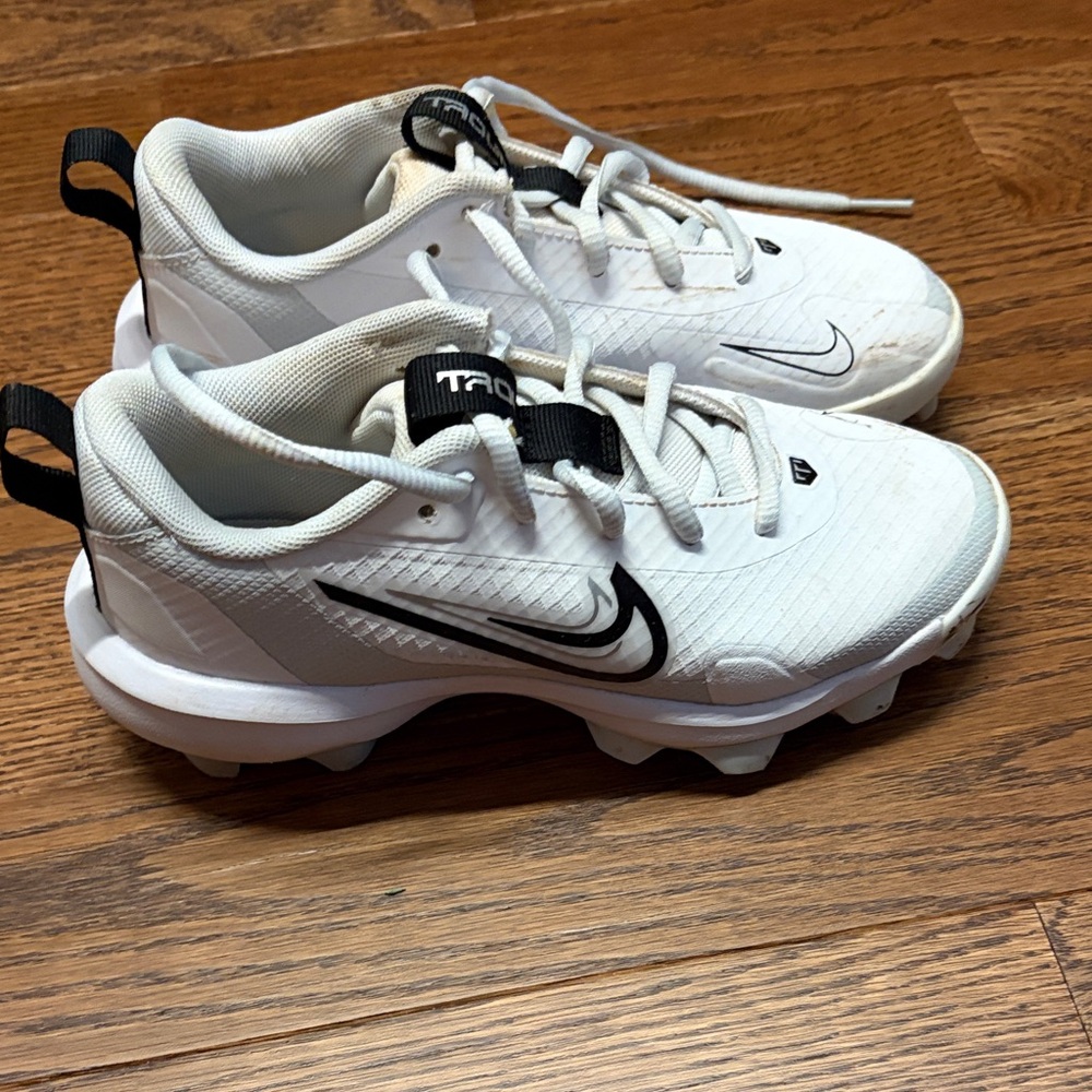 Nike Trout PRO White and Black baseball Cleats size 2
